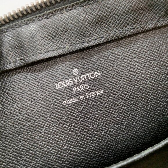 Louis Vuitton LV Clutch Bykal Black Taiga 269-031525 - Picture 16 of 16